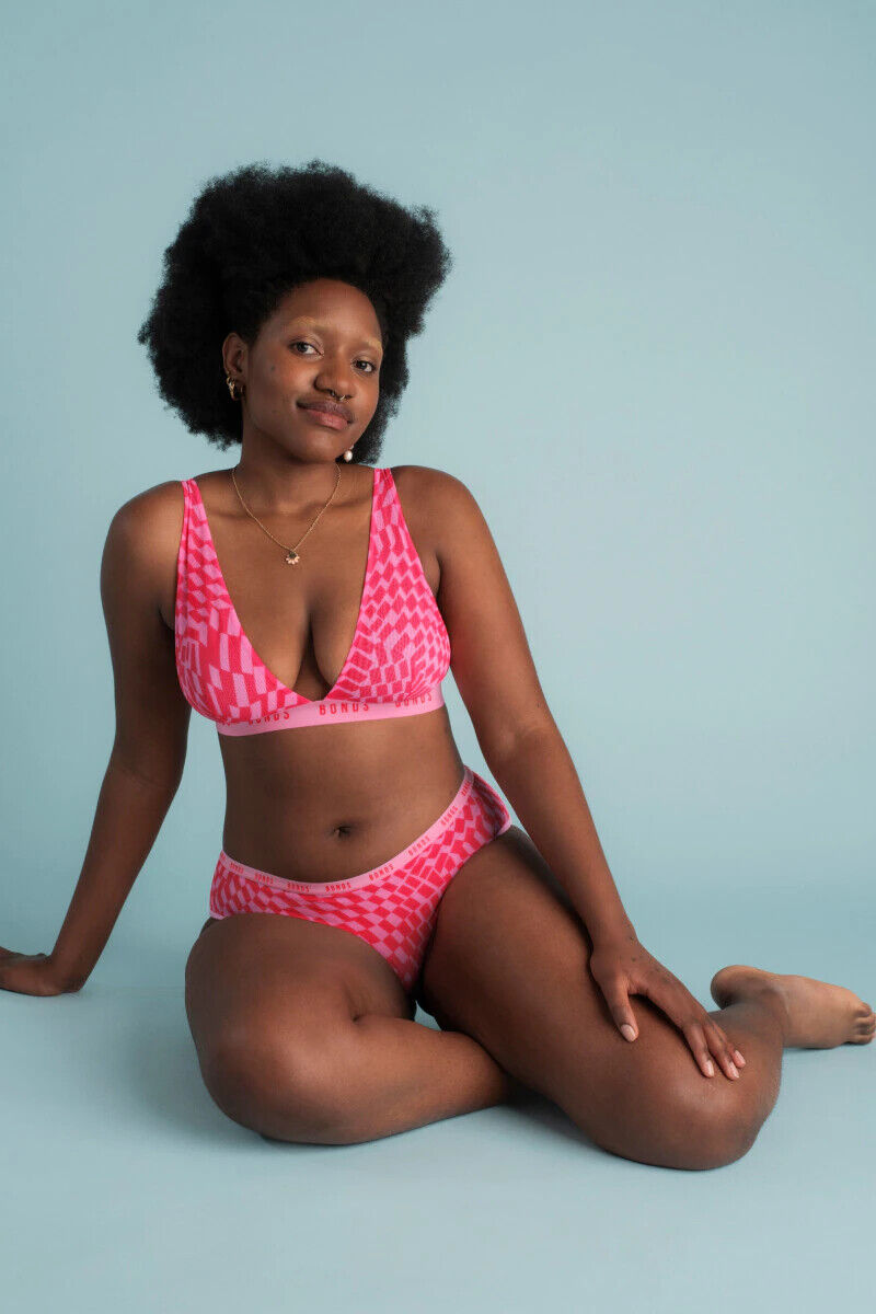 Bonds Womens Icons Mesh Deep V Crop Bra Comfortable Adjustable Strap 3 Pack WR9G