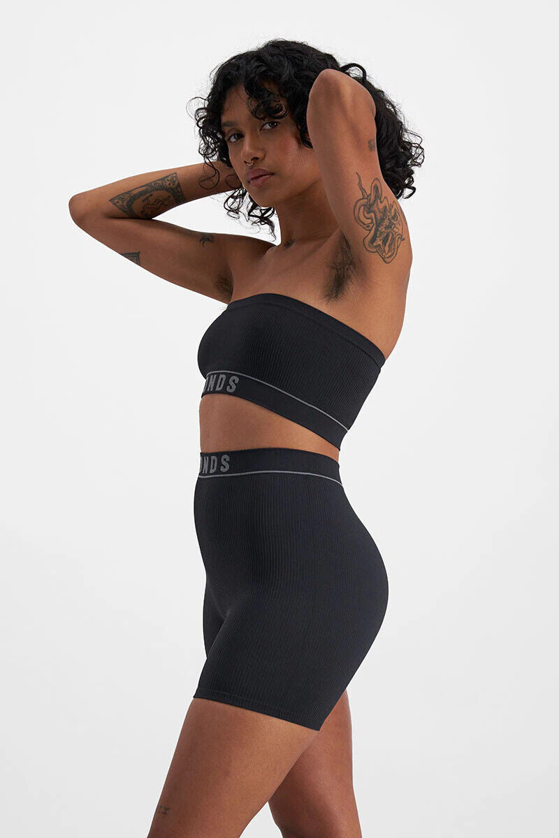 Bonds Womens Retro Rib Seamless Short Stretch Flattering and Supportive Fit WRBN